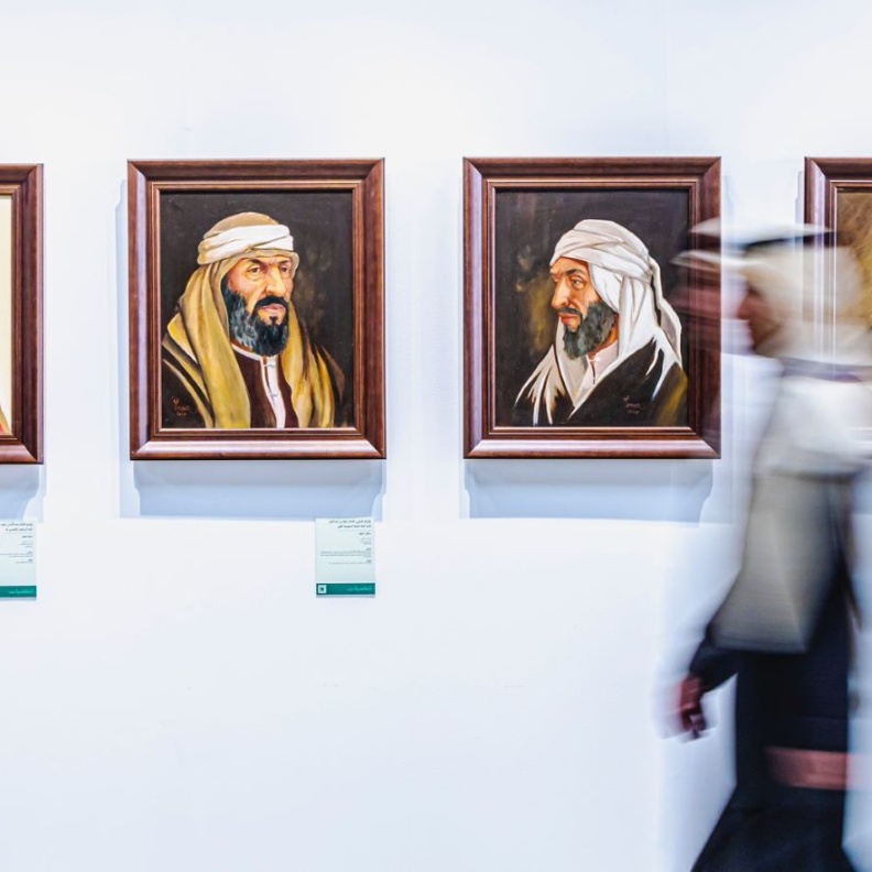 معرض تضحيات خالدة يحتفي بالتاريخ السعودي من خلال أعمال فنية