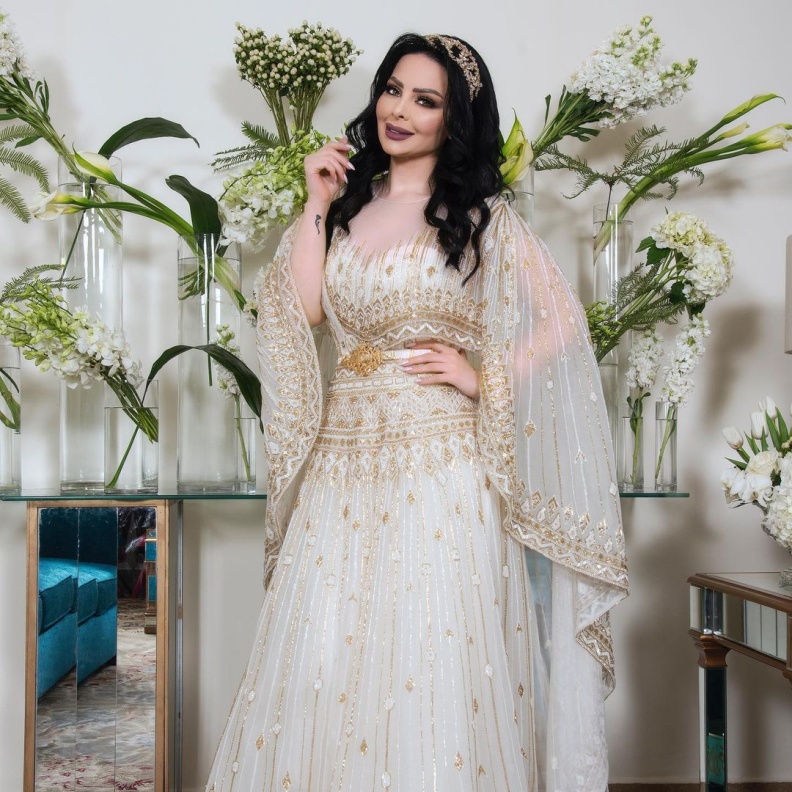 من إطلالة ديانا كرزون في عقد قرانها فبراير 2020