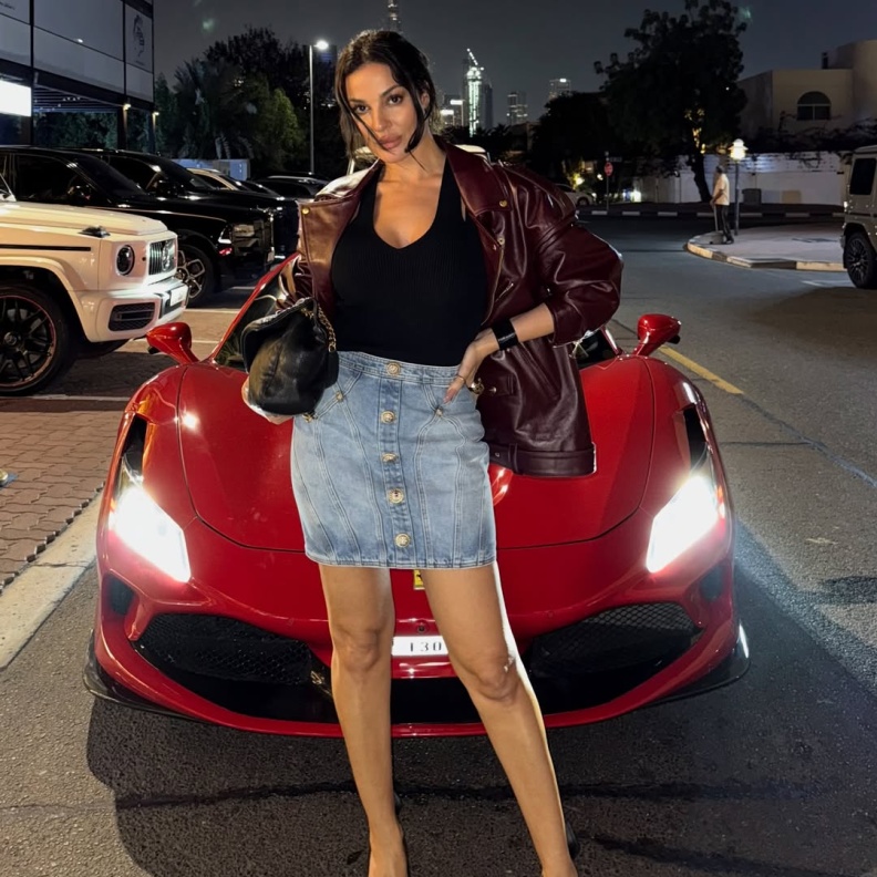 تنسيقات أزياء قصيرة في الشتاء على خطى النجمات العرب وبينهن نادين نجيم