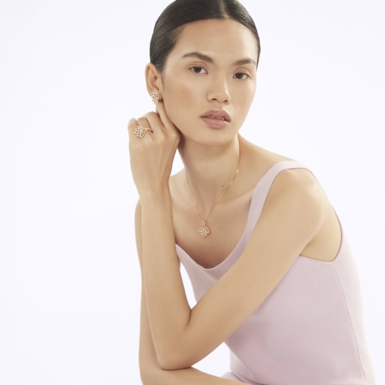 دار Garrard تُطلق مجموعة لوتس الساحرة احتفالاً بـ290 عاماً من التألّق في صناعة المجوهرات الأيقونية