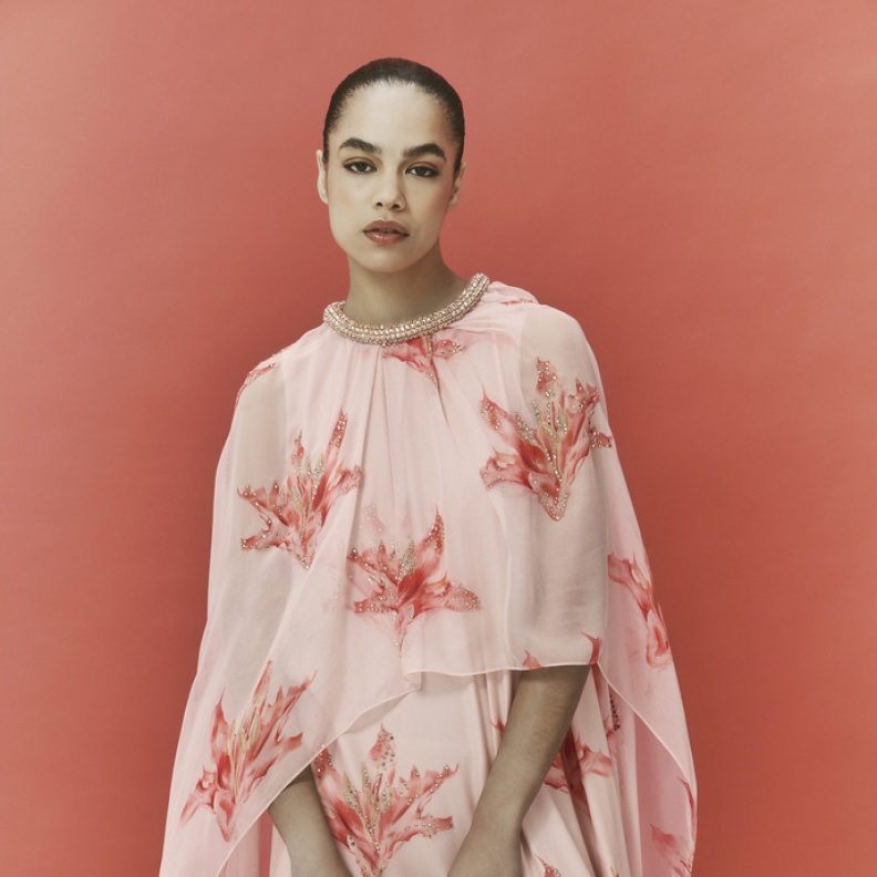مجموعة رمضانية خاصة وحصرية من Alexander McQueen