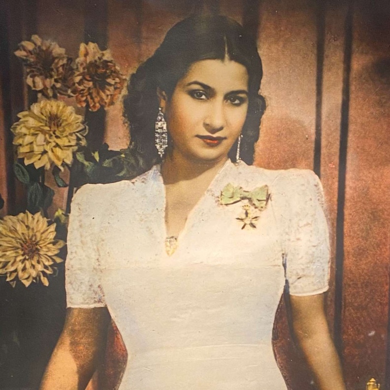 صورة نادرة لكوكب الشرق أم كلثوم في شبابها