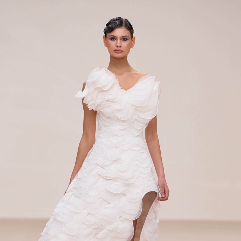 عروض أزياء متنوعة تُطرح للمرة الأولى في أسبوع دبي للموضة لشتاء 2026