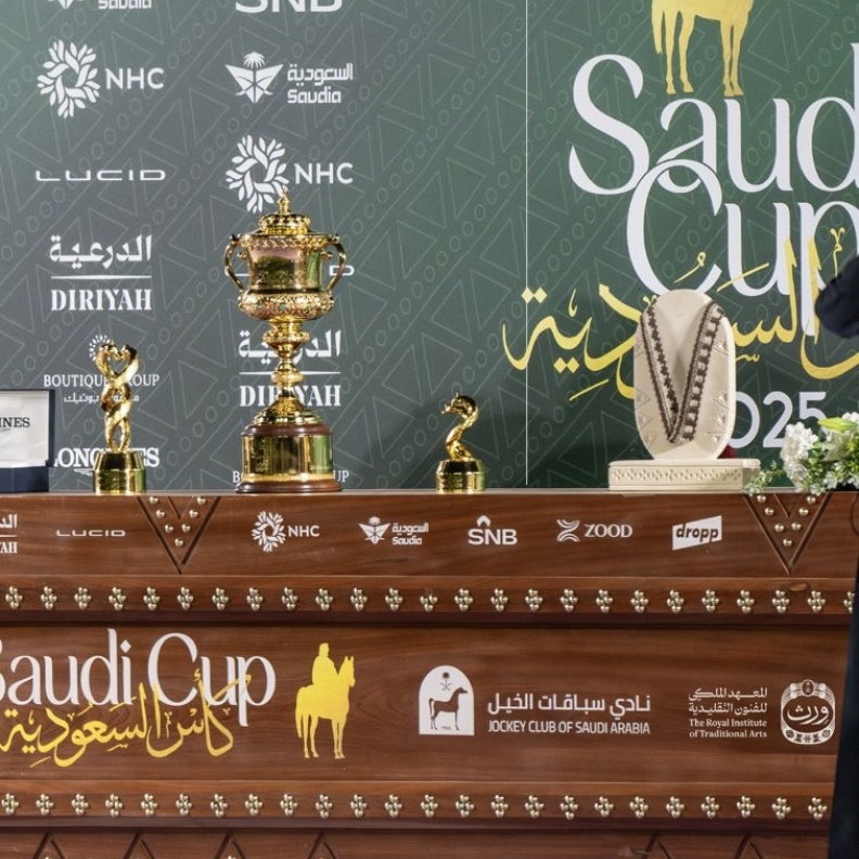 خاص لـ"هي": ميدالية بشت البرقاء في كأس السعودية 2025 .. تحفة وطنية صاغتها أنامل سعودية في 83 ساعة