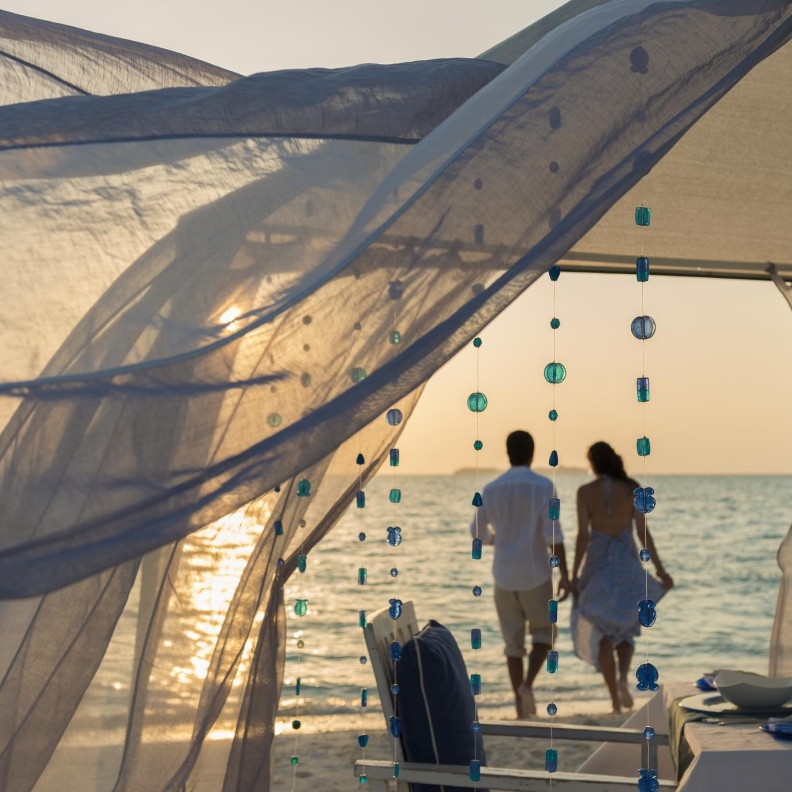 احتفلوا بالحب بأسلوب فاخر على شاطئ البحر في منتجع وسبا Nikki Beach و Nikki Beach دبي