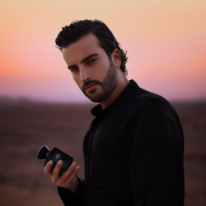"أرماني بريفيه" تكشف عن عطر  "كوير ماجيستيه " بحملة إعلانية يجسدها مهند الحمدي
