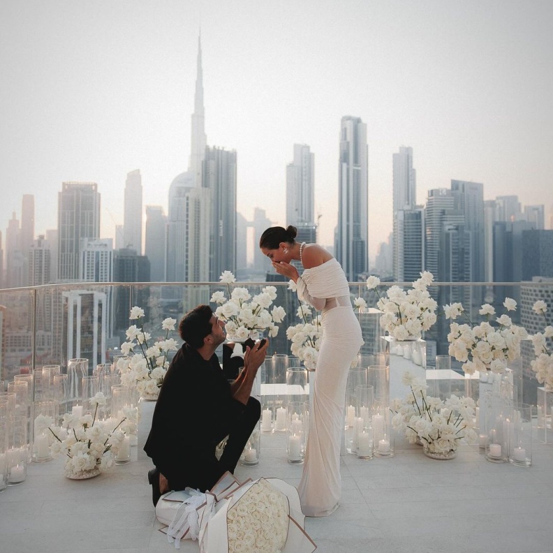 من خطوبة مدونة الموضة جوليا حسين