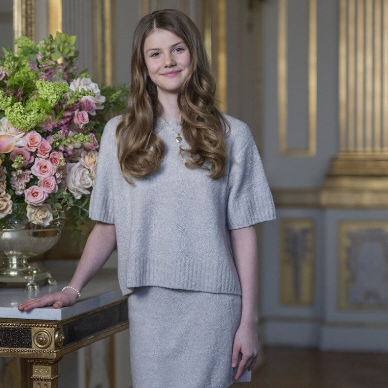 الأميرة إستل تطفئ شموع عامها الجديد