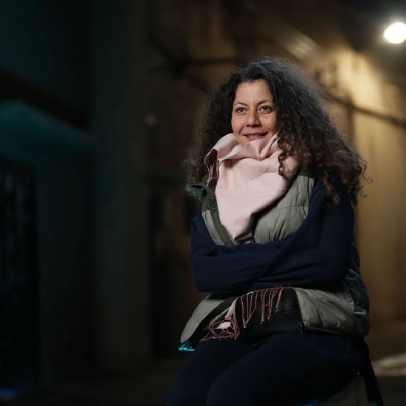 تعرفوا على هيلين الخليل مصممة أزياء مسلسل شارع الأعشى 