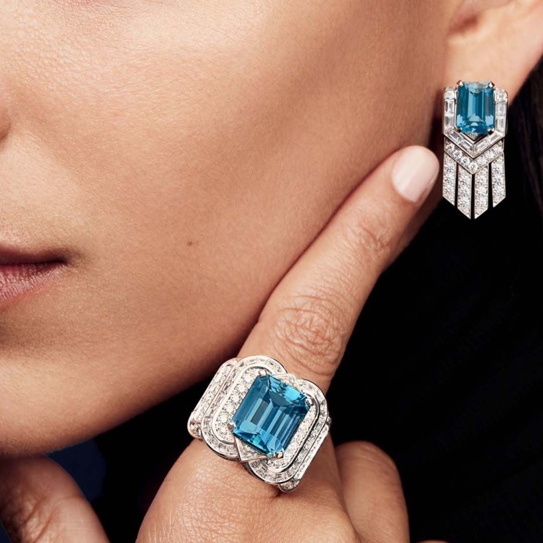 تعرفي على حجر الأكوامارين حجر مواليد مارس الصورة من Louis Vuitton