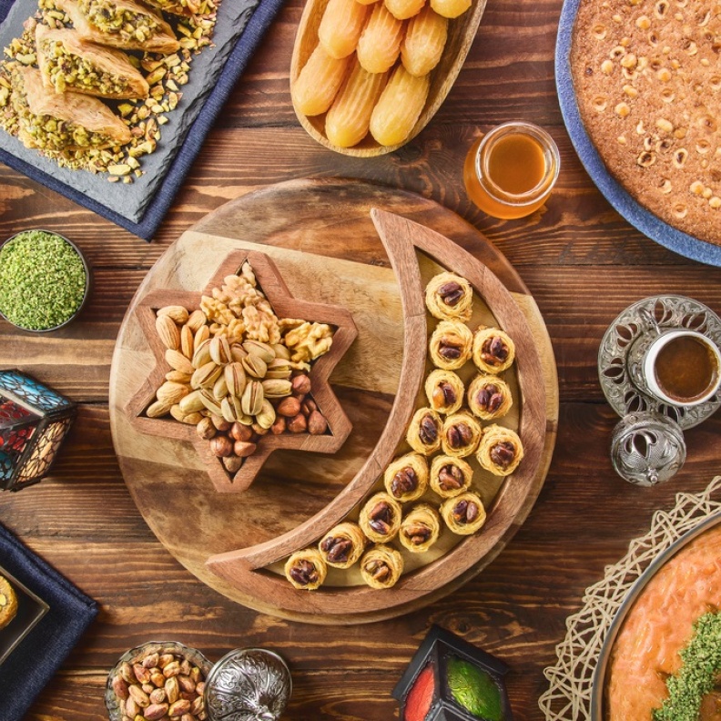 عروض طعام وهدايا عيد الفطر 2025
