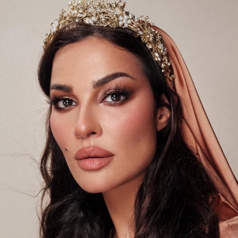 تعلّمي من نادين نجيم إطلالة مكياج رمضاني متوهج خطوة بخطوة.. بالفيديو