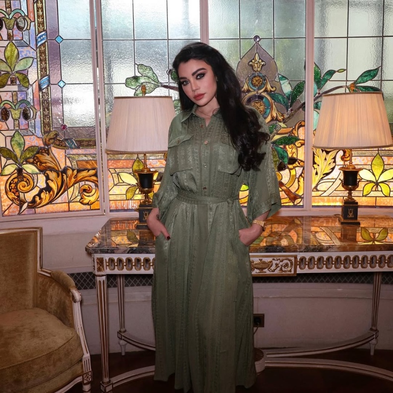 هيفاء وهبي بفستان كلاسيكي من ايلي صعب