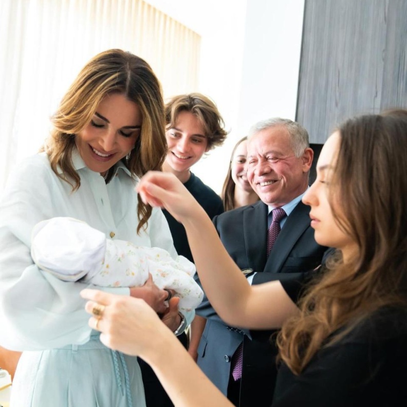 ولادة الأميرة إيمان ابنة الأمير الحسين ولي العهد وزوجته الأميرة رجوة