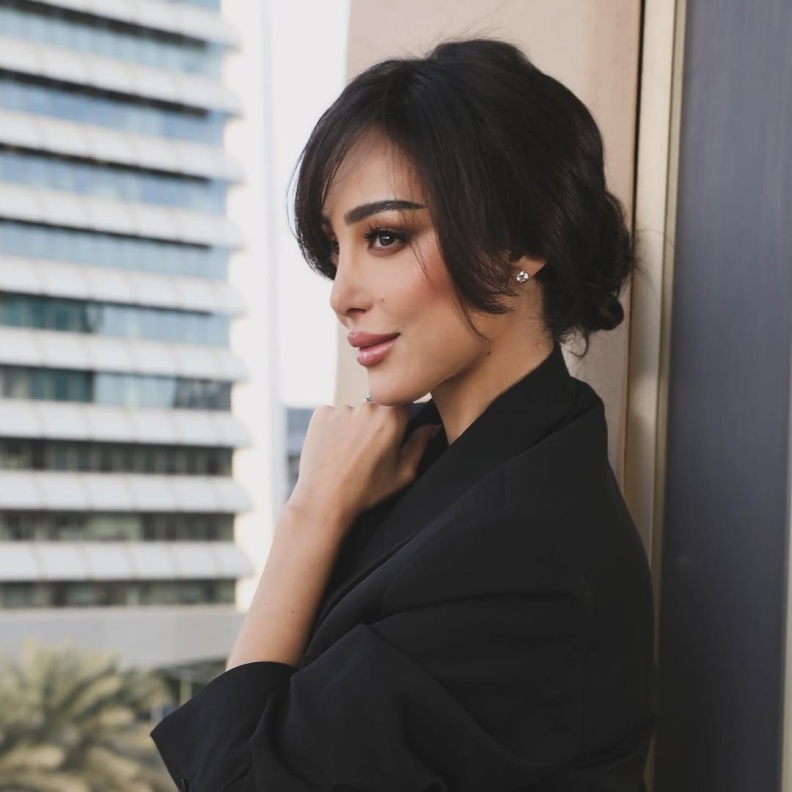 الفنانة بسمة بوسيل صورة من حسابها على انستغرام