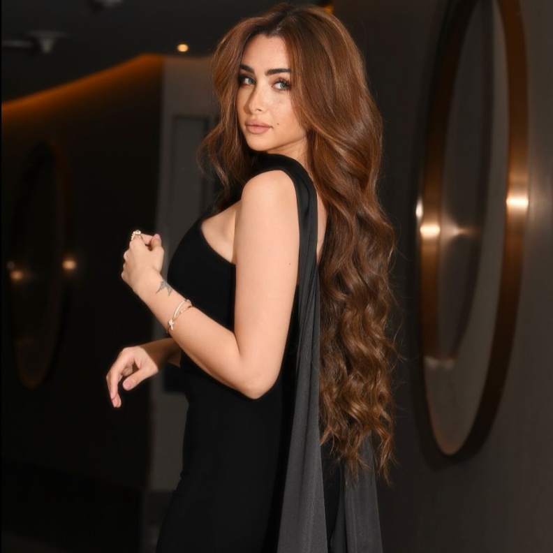 النجمة هنا زاهد صورة من انستغرامها