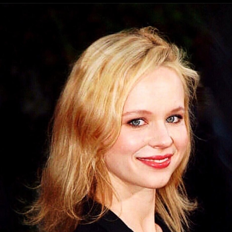 ثورا بيرتش Thora Birch مواليد 11 مارس
