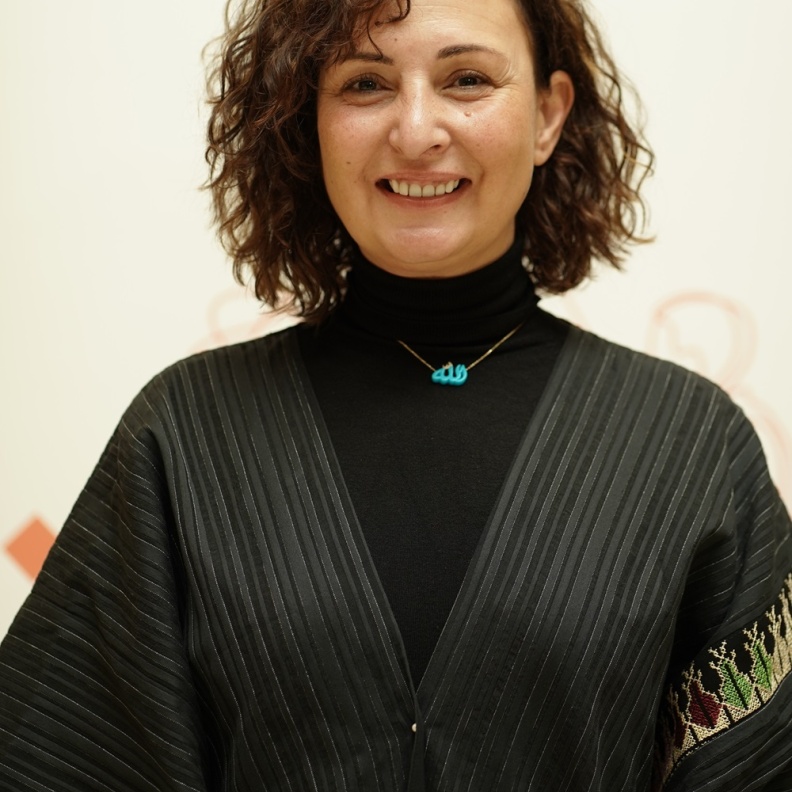 دانة دجاني، نائب أول للرئيس، الشراكات والبرامج، مؤسسة عبد الله الغرير