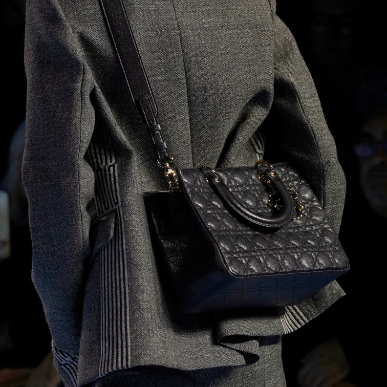 حقيبة Lady Dior الأيقونية من مجموعة Dior SS 2025