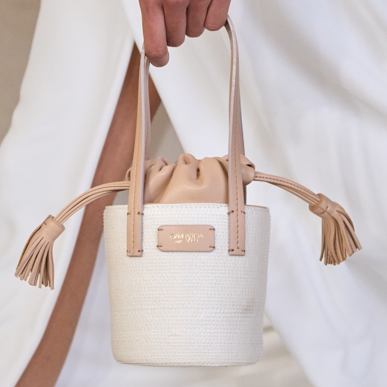 حقيبة باللونين الأبيض والبيج من Giambattista Valli
