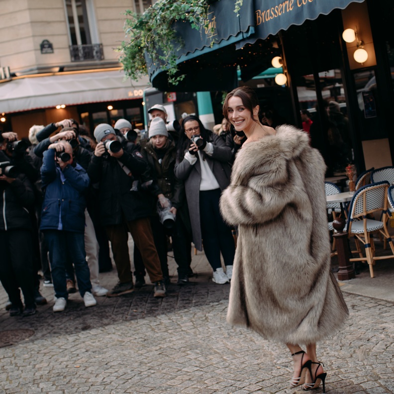 ًصورة من Street style في أسبوع الموضة في باريس لخريف وشتاء 2025-2026