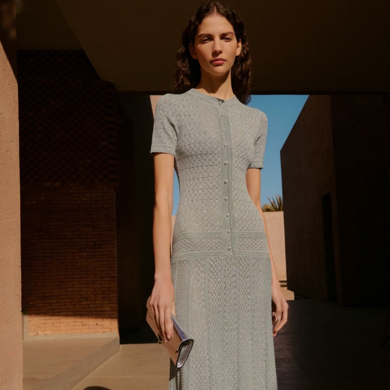 أناقة رمضانية بلمسة عالمية... 6 علامات أزياء تطرح كابسولات مخصصة للشهر الفضيل