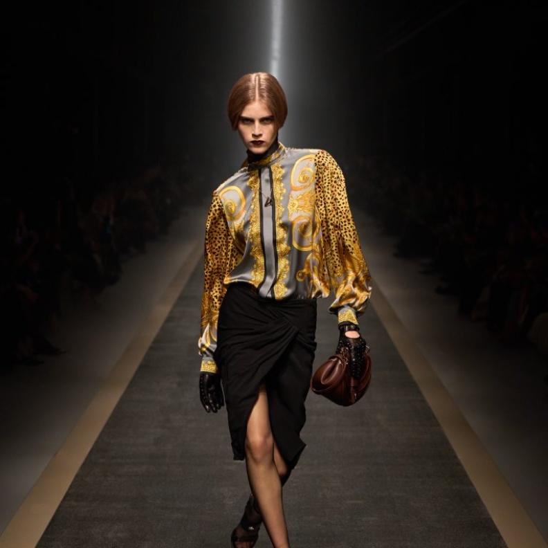 مجموعة Versace خريف – شتاء 2025