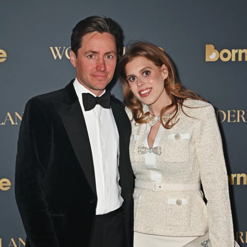 الأميرة بياتريس تخطف الأنظار في أول ظهور بعد الولادة