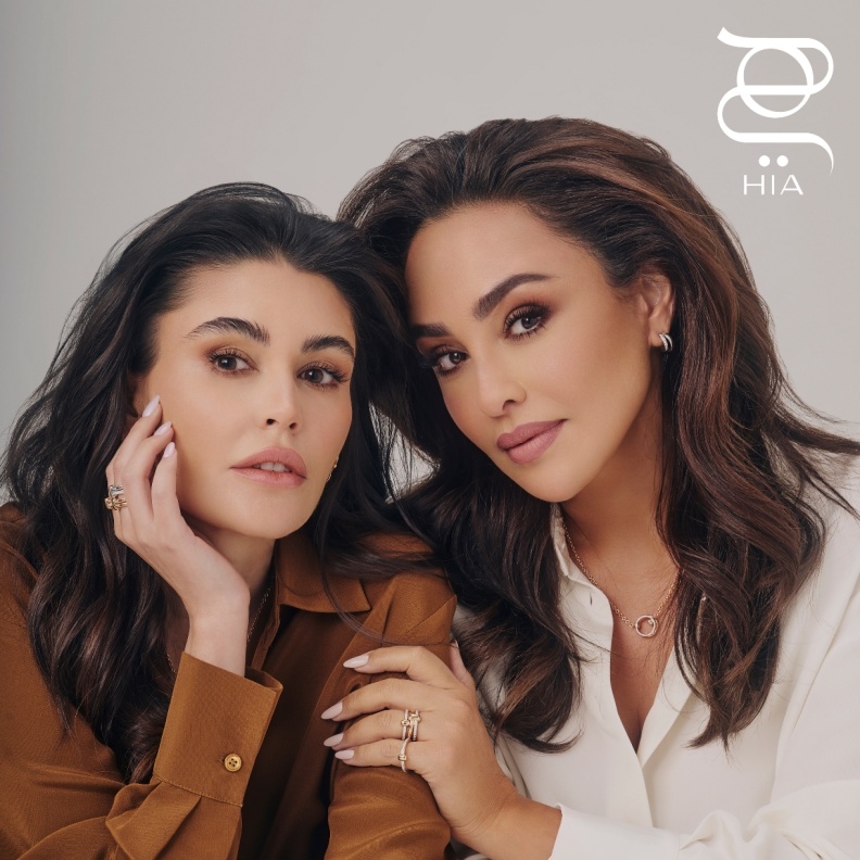 جلسة تصويرية خاصة بـ"هي" ودار Pomellato الصداقة في عالم ريادة الأعمال