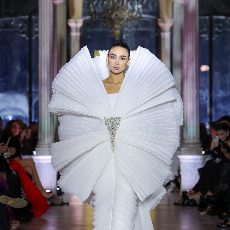 فستان عروس إستثنائي للمصمم عمران عثمان