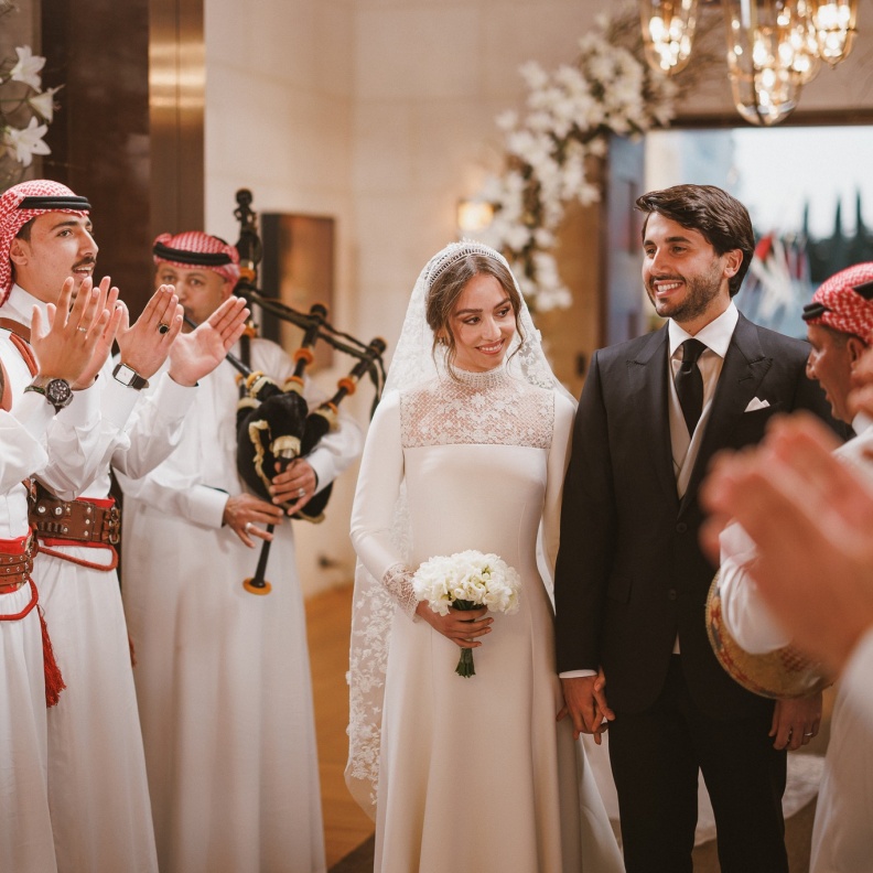 الأميرة إيمان مع عريسها بعد عقد القران