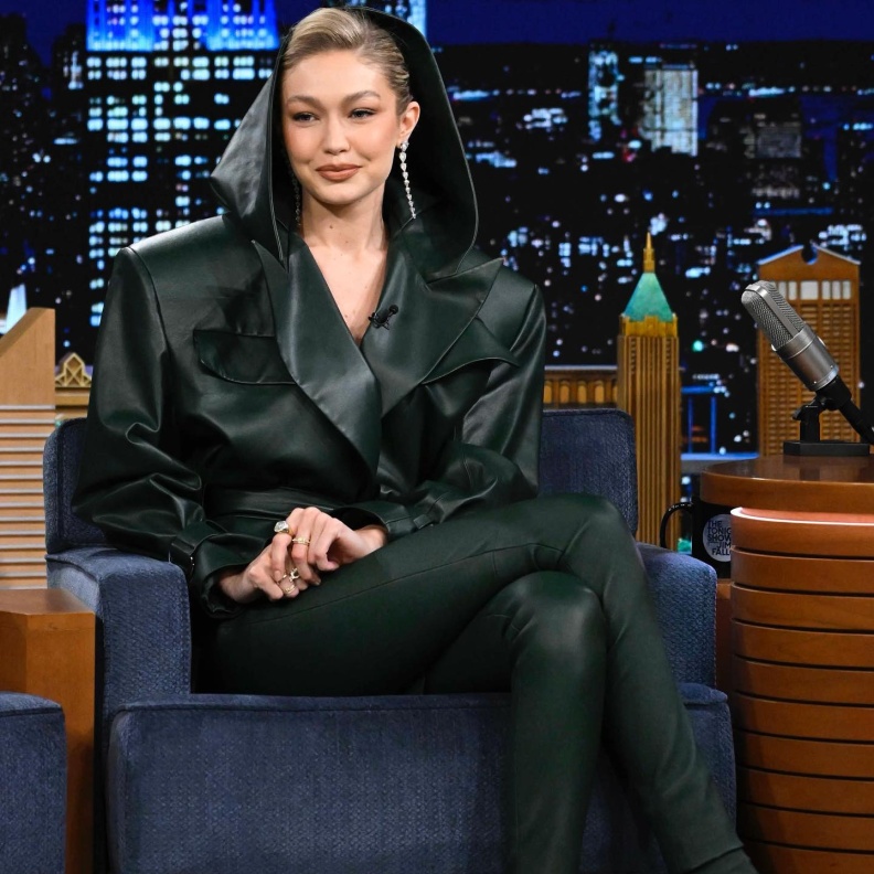 جيجي حديد Gigi Hadid مواليد 23 أبريل