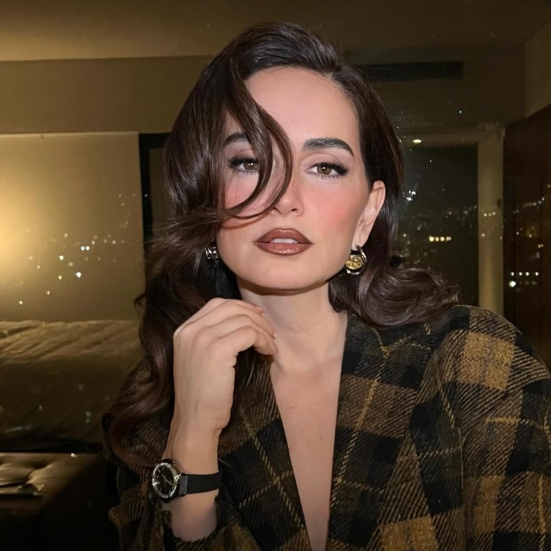 آنا دي لا ريغيورا Ana de la Reguera مواليد 8 أبريل