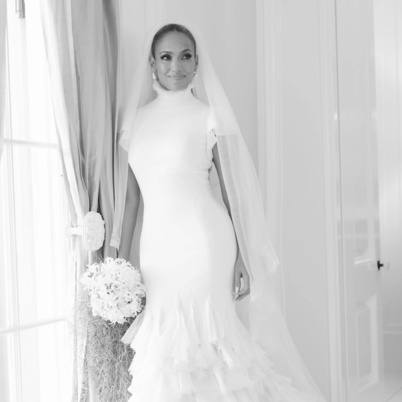 إطلالة زفاف جينيفر لوبيز Jennifer Lopez في سن ٥٣ عام
