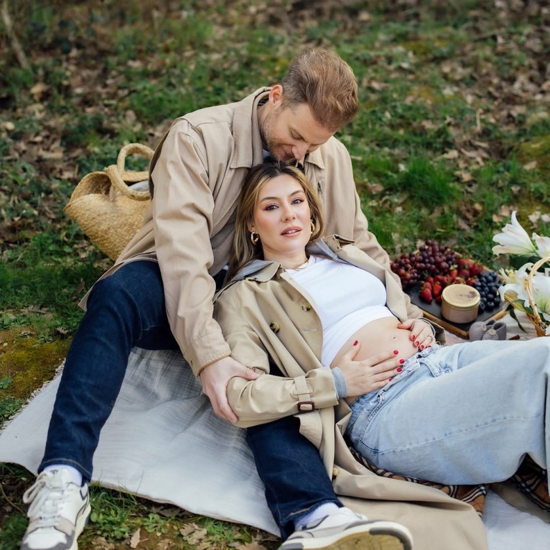 3 نجمات تركيات يعلن حملهن