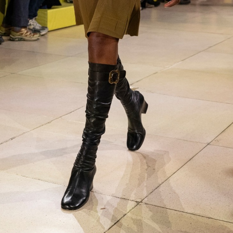 تعرفي مع منسقة أزياء "هي" على أهم 5 أحذية عليك اقتناءها