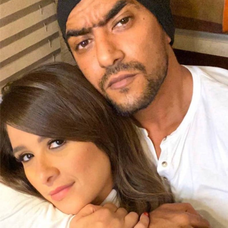 كيف بدأت المنافسة بين ياسمين عبد العزيز وأحمد العوضي