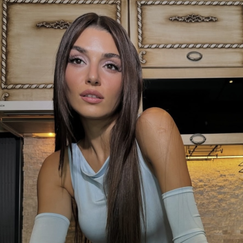 صورة من حساب هاندا ارتشيل على انستغرام