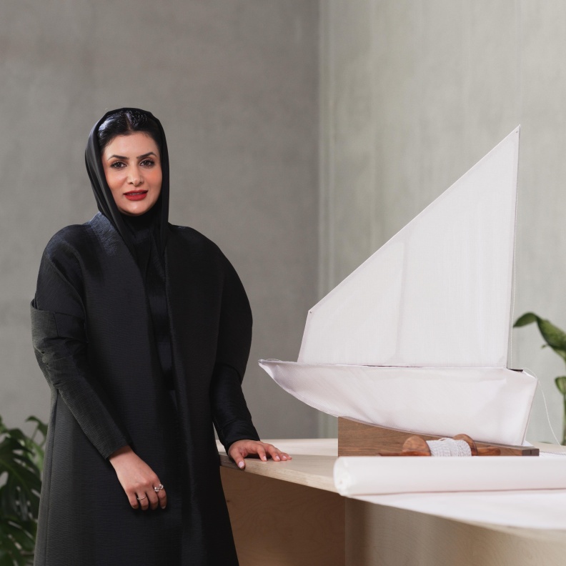 فان كليف أند آربلز وتشكيل.. عقدٌ من الإبداع يحتفى به في دبي - الصورة للفنانة هاجر الطنيجي