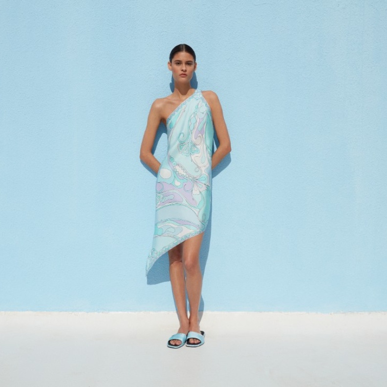 إطلاق مجموعة الكابسول الحصرية  PUCCI x MYTHERESA 