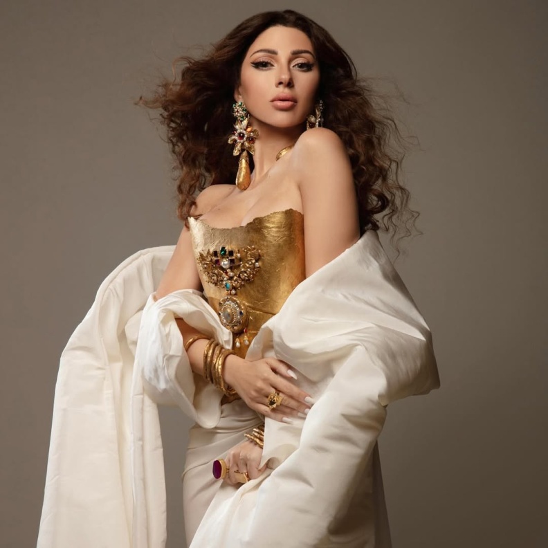 نظرة على إطلالات ميريام فارس الأخيرة التي كسرت بها المألوف