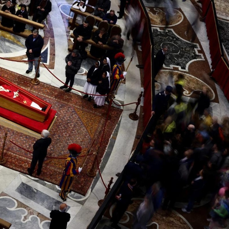 قائمة ملوك وأمراء أوروبا الذين سيتقدمون جنازة البابا فرانسيس