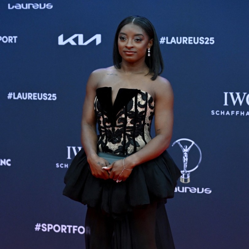 سيمون بايلز 