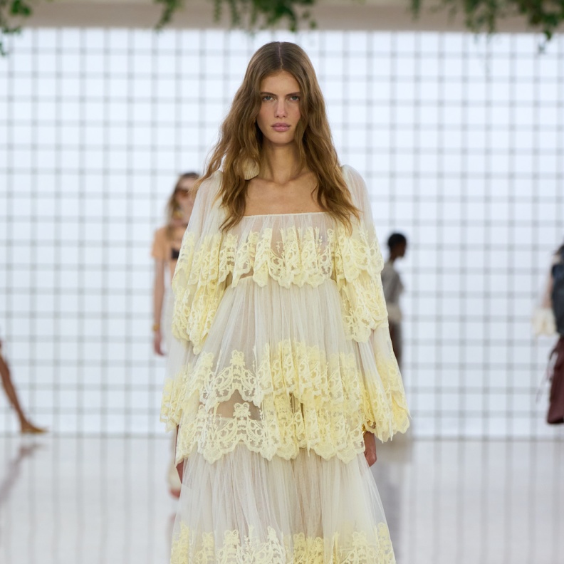 إطلالة من CHloe