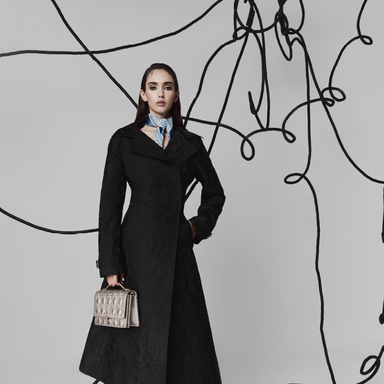 "حيث التباينات والجرأة المطلقة"... جلسة تصويرية خاصة بـ"هي" ودار Dior