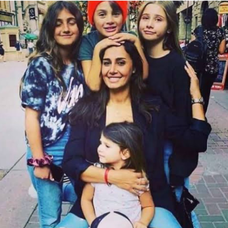 حلا شيحة وأبنائها