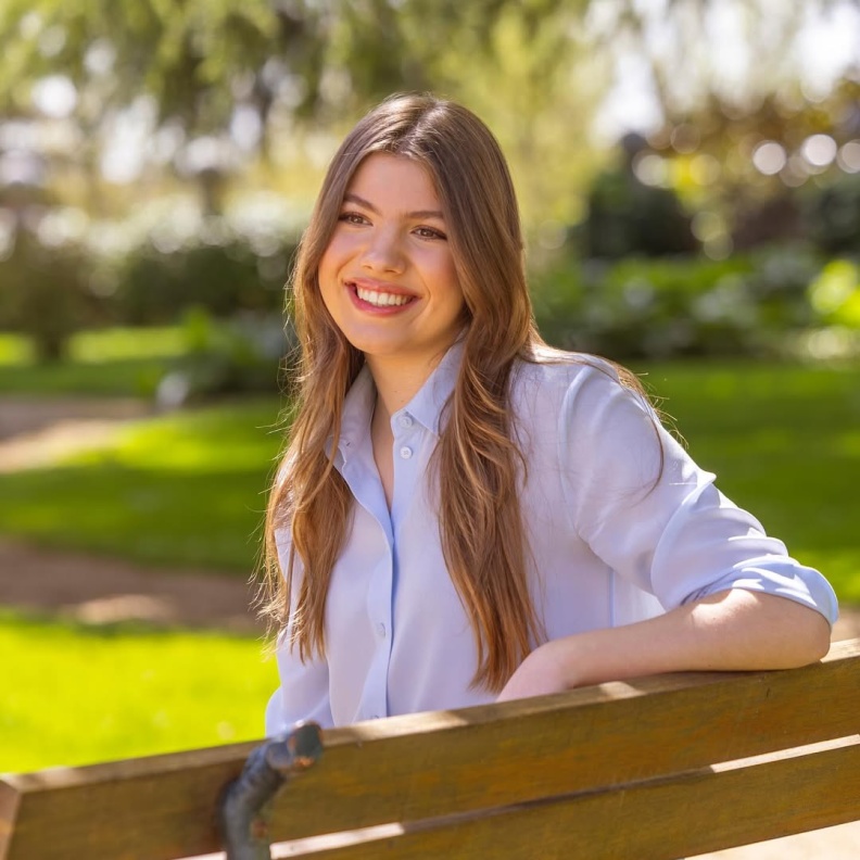 بصور جديدة الأميرة صوفيا تحتفل بعيد ميلادها الثامن عشر