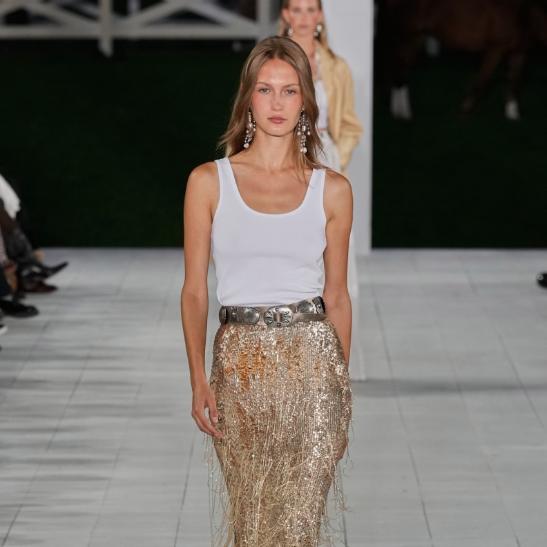 التنانير المزخرفة: لمسة الابتكار التي تحتاجينها في اطلالاتك هذا الربيع