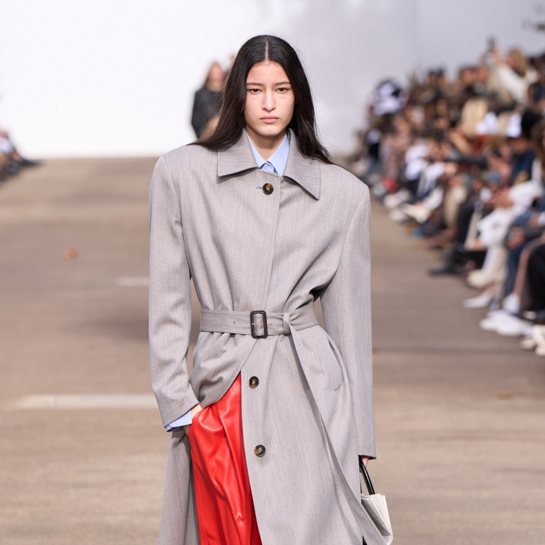 تنسيق اللون الرمادي من Stella Mccartney 