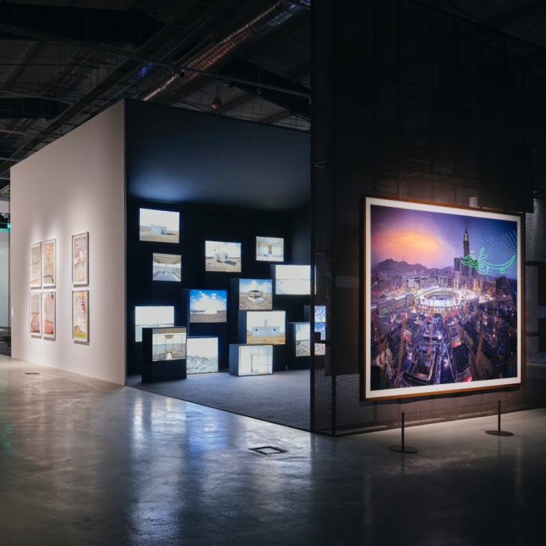 من ريو دي جانيرو .. معرض"فن المملكة" يصل الرياض محملاً رؤى فنية تستدعي روح الصحراء